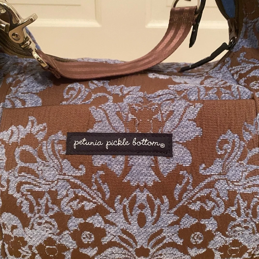Petunia Pickle Bottom Touring Tote Blueberry Açaí PPD Collection Diaper Bag